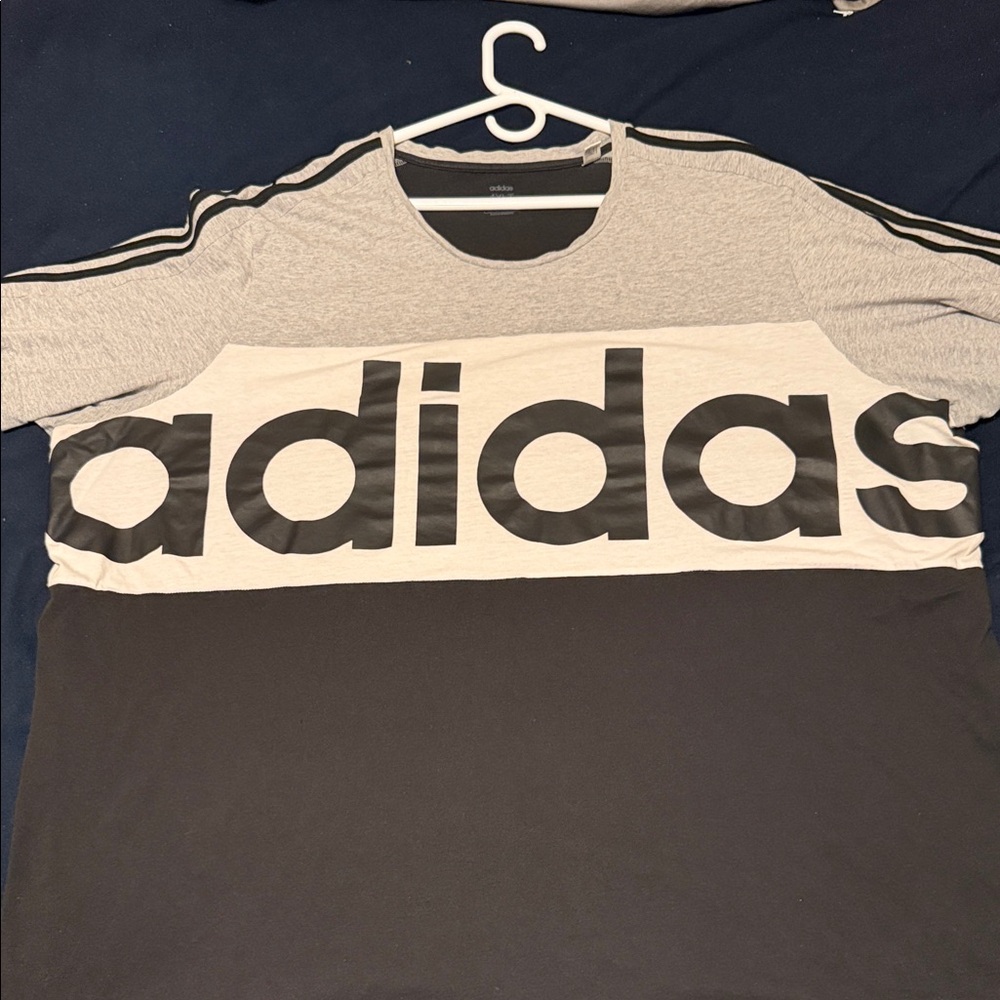 Adidas Two-Tone Gray and Black Tee 4xl